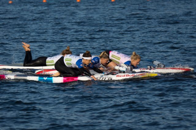 Las chicas de Paddleboard ofrecieron un gran espectáculo de competividad. Foto: Sean Evans.. Copenhague