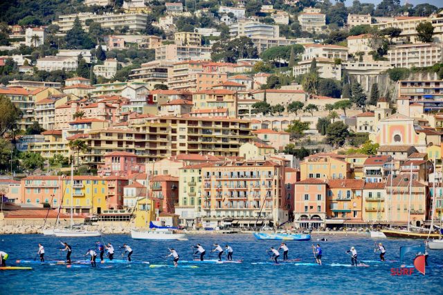 Competición SUP Race en el Mediterráneos Federación Francesa de Surf
