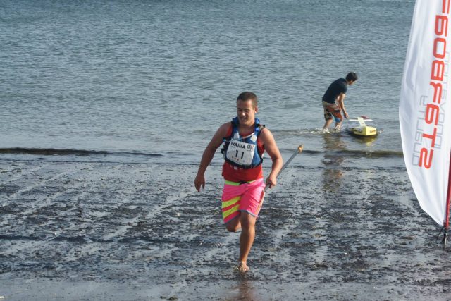 Llegada de Manuel Hoyuela. Campeonato de España SUP&Paddleboard Invierno 2017