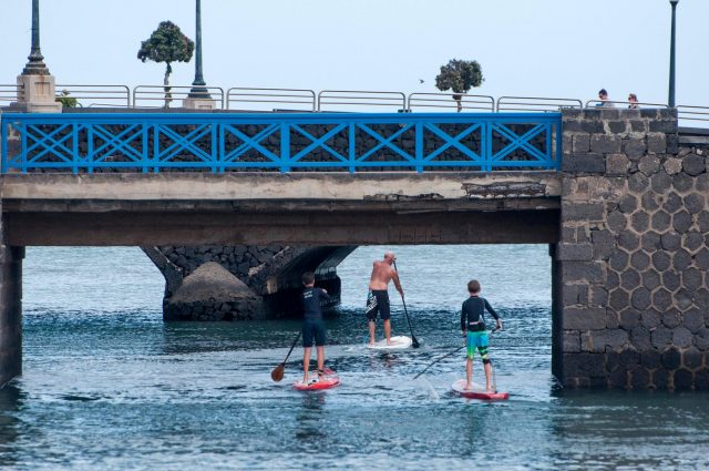 Uno de los puentes del 6 Millas Nocturnas de Arrecife