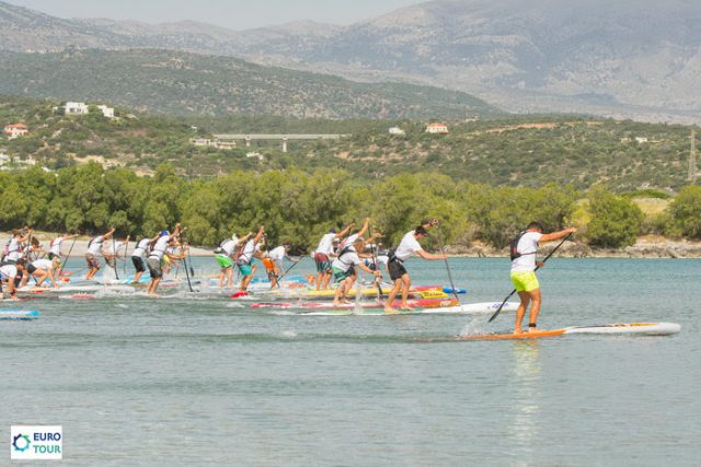 SAlida categoría Elite del Agios Nikolaos On SUP 2017