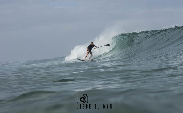 Preciosas líneas en el EuroSUPA SUP Surf Championship