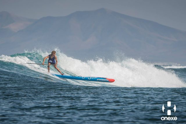 Iballa en la Beach Race. Onexe Fuerteventura SUP Challenge