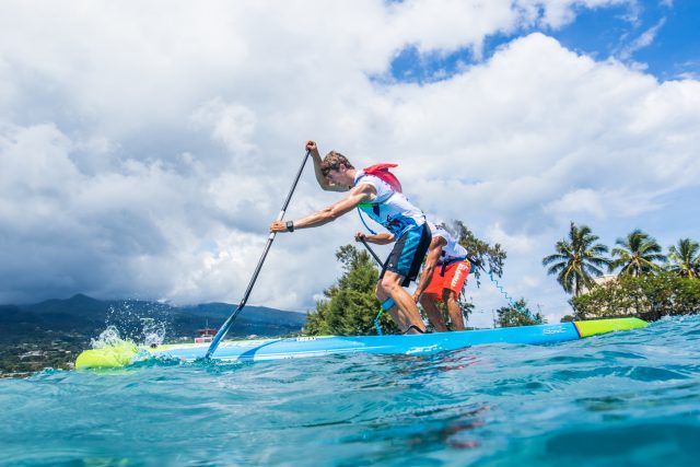 Marcus adelantando competidores. Air France Paddle Festival