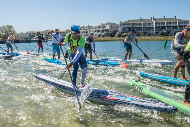 Riders antes del giro de boya. Quiksilver Waterman Carolina CUP