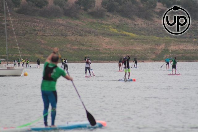 carreras técnicas en el Iznajar SUP Race 1 . Up Suping 