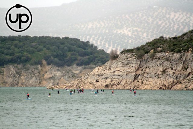 James Van Drunen, Marina Navarro y Pablo Sanz repitieron pódium en el pantano de Iznájar y se consolida como una de las grandes pruebas del SUP nacional. 1