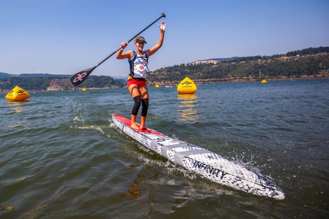 Foudy llegando a meta. Gorge Paddle Challenge 2018