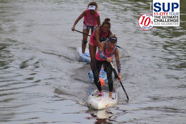 Seychell, Yuka y Petronella en el 1ºer día del SUP11 City Tour 2018