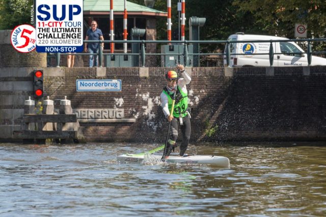 Olivier llegando a meta SUP11 City Tour NON-Stop 2018 