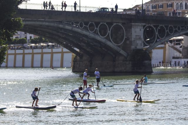 Salida categoría infantil promoción 2º edición del Sevilla SUP Festival