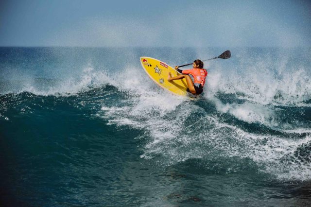 Pacelli en lo alto de la ola. SUP Surf APP World Tour 2018