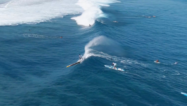 Olas en el Air Tahiti Nui Royal Paddle Race