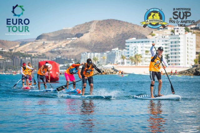 Chicos llegando a meta. La Misteriosa SUP Race Arguineguin