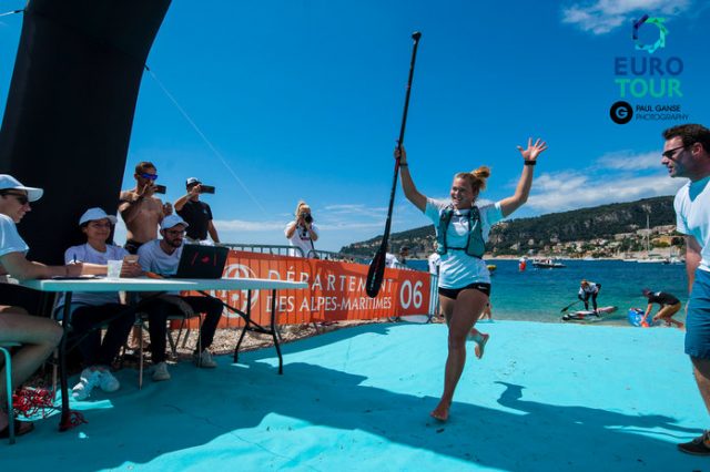 Fiona Wilde llegando a meta. Azur Paddle Days