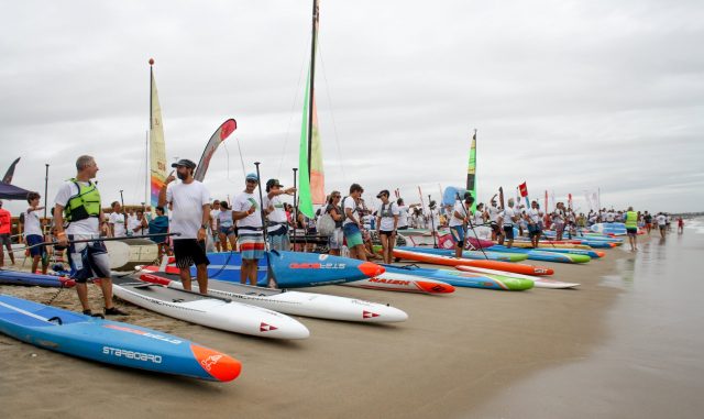 Preparando la salida del Discover Huelva SUP Festival