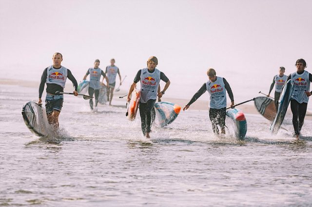 Los participantes deben darlo todo en el Red Bull Heavy Water 2019