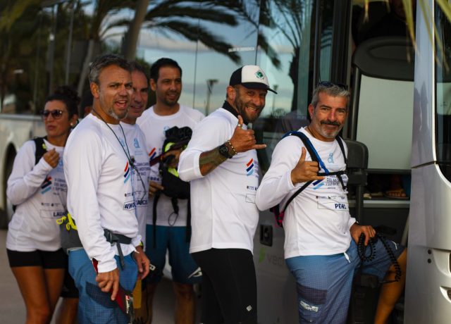 Participantes lleno a la Salida de la Gran Carrera del Mediterráneo SUP Race