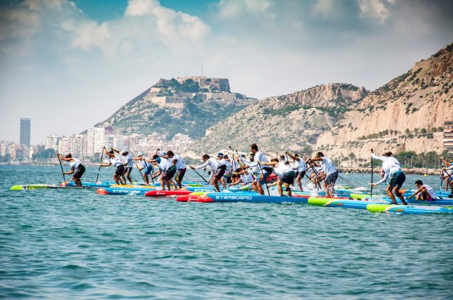 Salida competición Stand Up Paddle Race