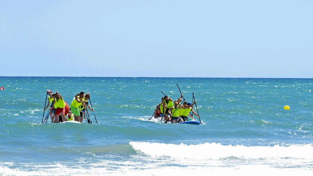 Diversión y alegría con las BIG SUP. Club Surf Dénia . Paddle Surf